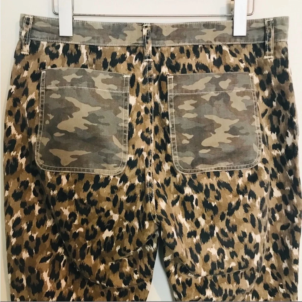 CURRENT/ELLIOT Camo Leopard Cropped Ankle Pants - Picture 9 of 14